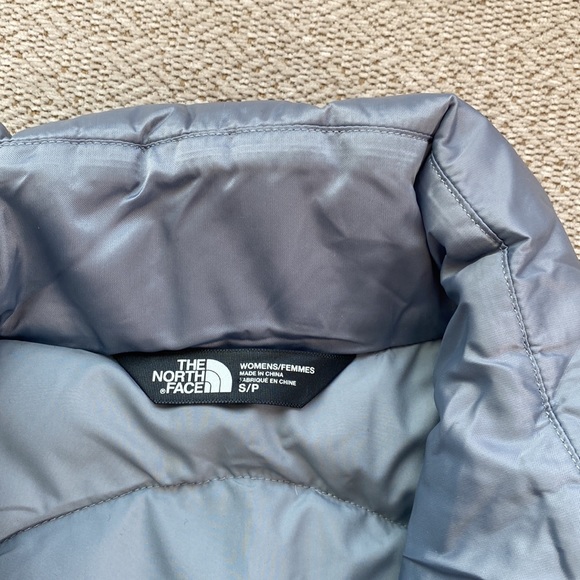 New• The North Face Puffer Vest - Picture 8 of 10